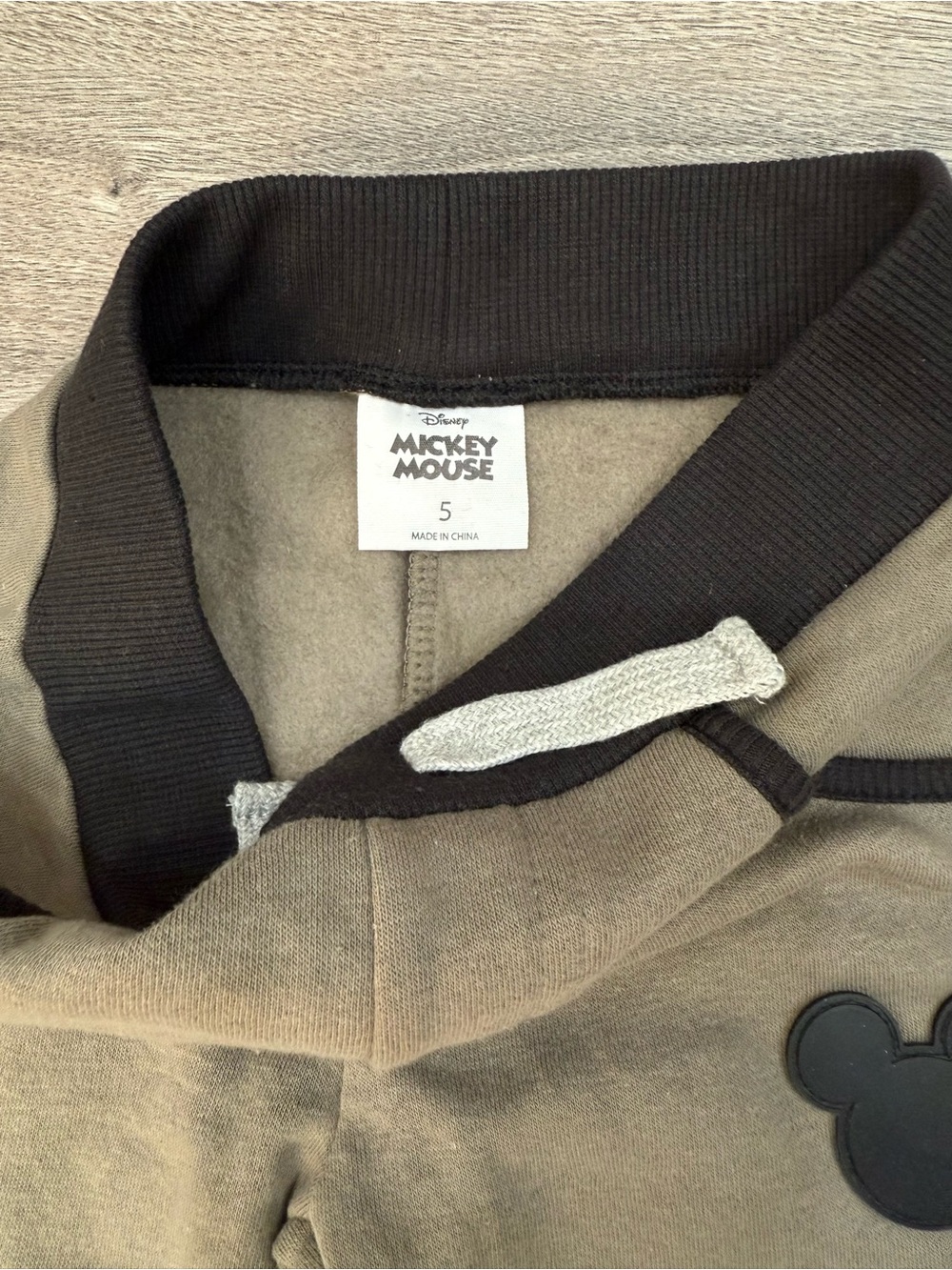 Disney Boys 5T Soft Mickey Mouse Hoodie, Pants & Tee Matching Set - Never Worn! - Picture 6 of 9